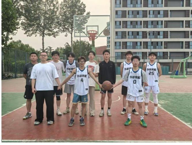 【外院新闻】中国政法大学“律动星河”篮球俱乐部训练赛成功举行